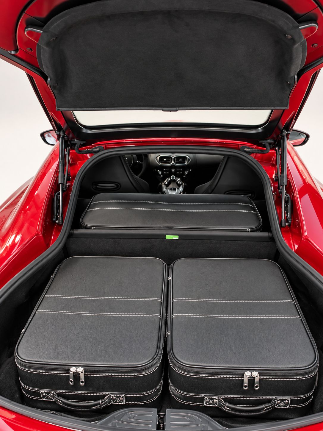 Roadsterbag suitcase set Aston Martin Vantage Coupe 2024 4-piece Black leather Roadsterbag suitcase set Aston Martin Vantage Coupe 2024 4-piece Black leather