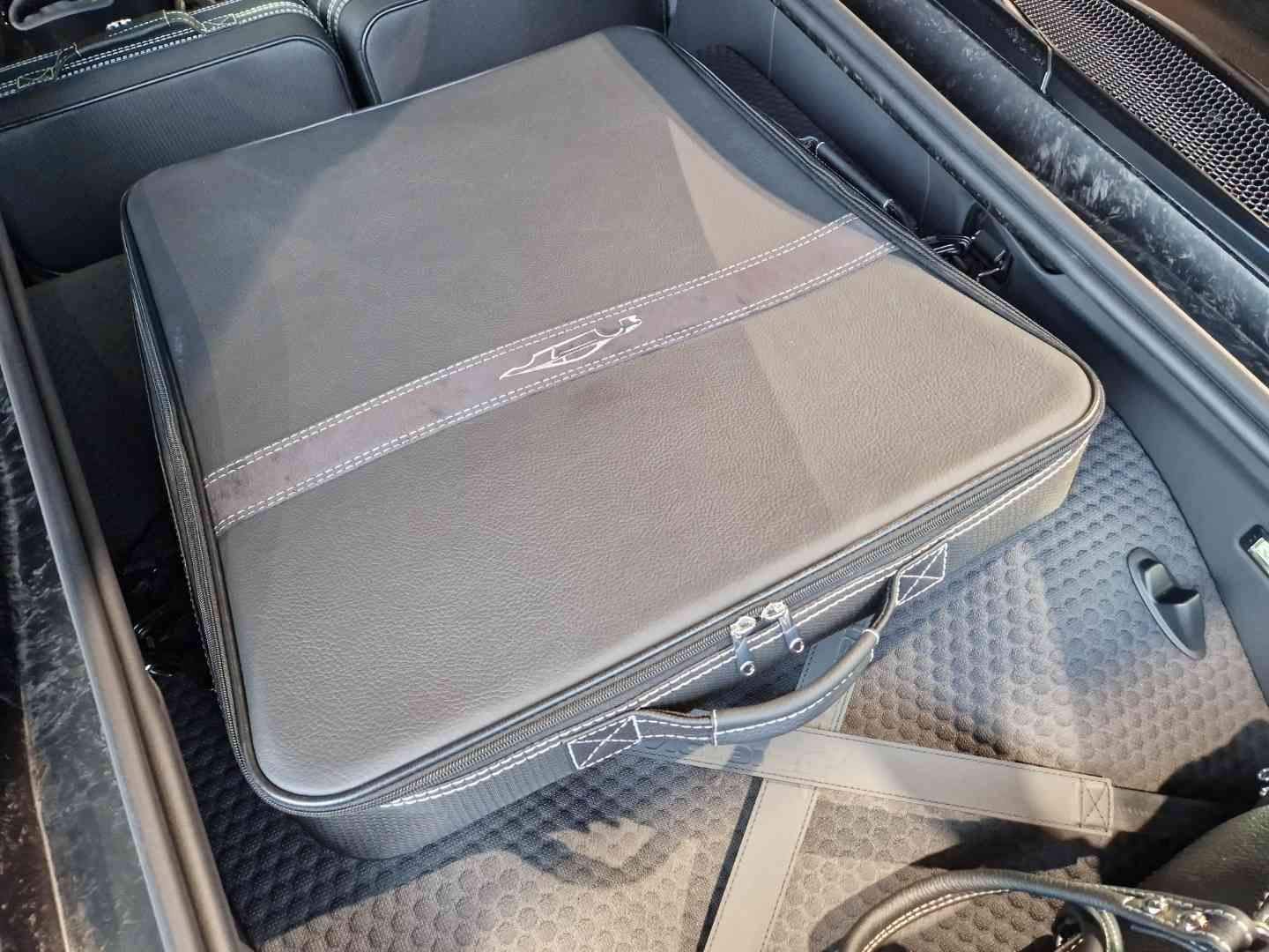 Roadsterbag kledingtas McLaren GT 2019- interieur (1-dlg) Roadsterbag kledingtas McLaren GT 2019- interieur (1-dlg)