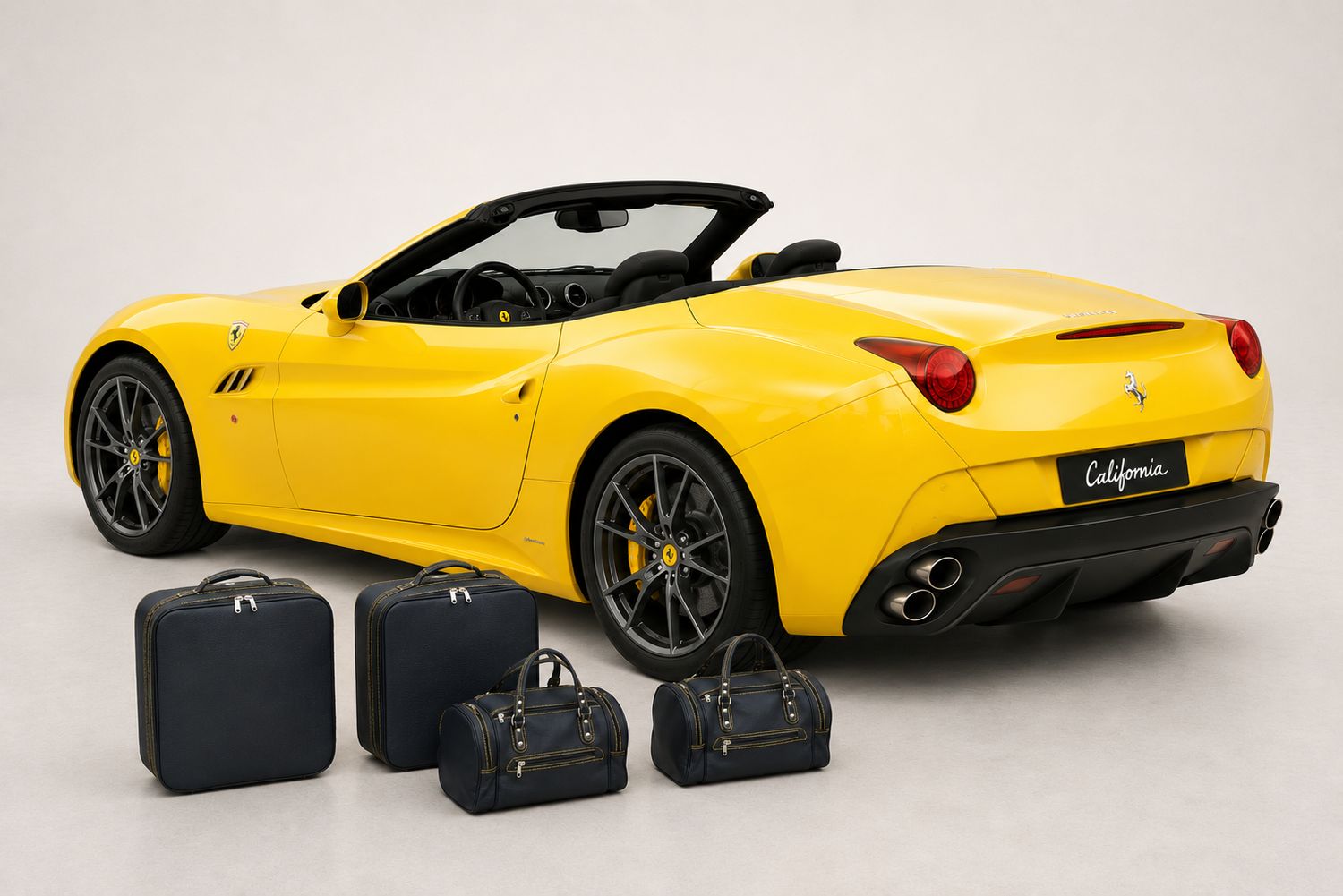 Roadsterbag suitcase set Ferrari California 4-piece rear seat + yellow stitching Roadsterbag suitcase set Ferrari California 4-piece rear seat + yellow stitching