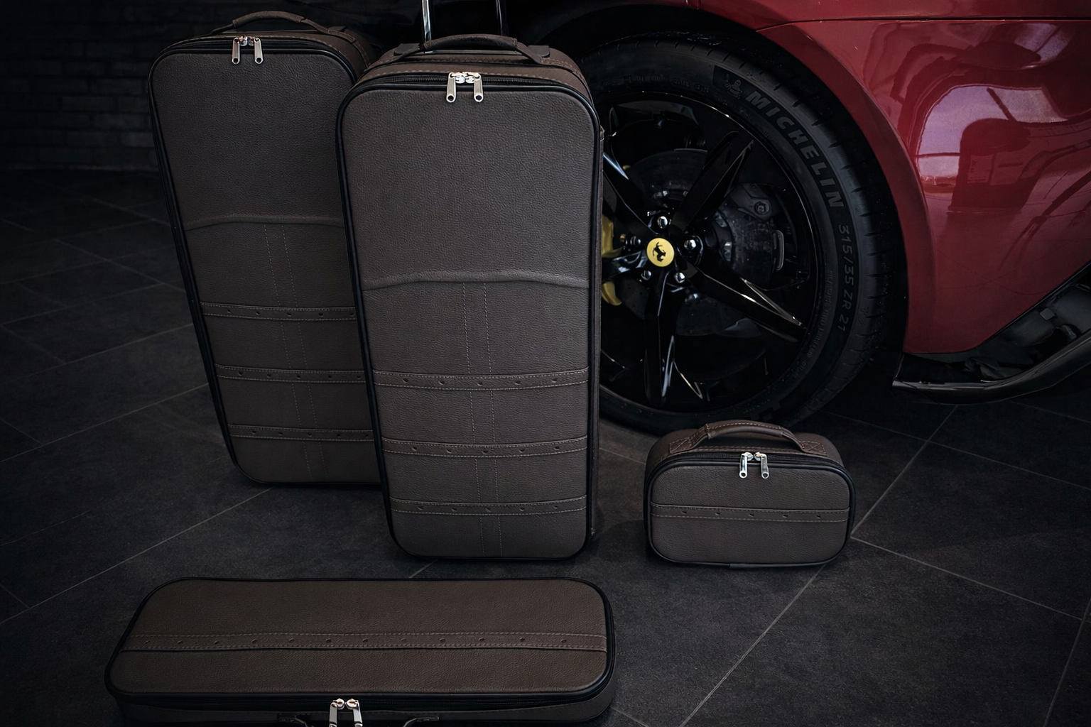 Roadsterbag kofferset Ferrari 12Cilindri Spider (met Subwoofer) Espresso leder (4-dlg)