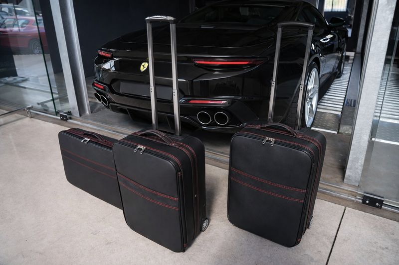 Roadsterbag suitcase set Ferrari Amalfi Coupé + red seams (3-pcs)