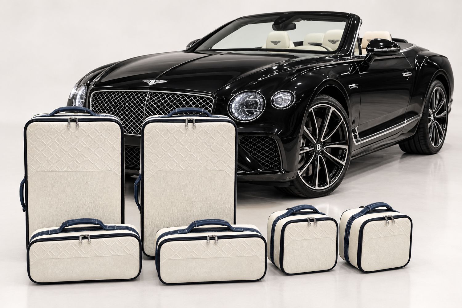 Roadsterbag suitcase set Bentley Continental GTC 2019-2023 (6-pcs) in Avorio leather Roadsterbag suitcase set Bentley Continental GTC 2019-2023 (6-pcs) in Avorio leather