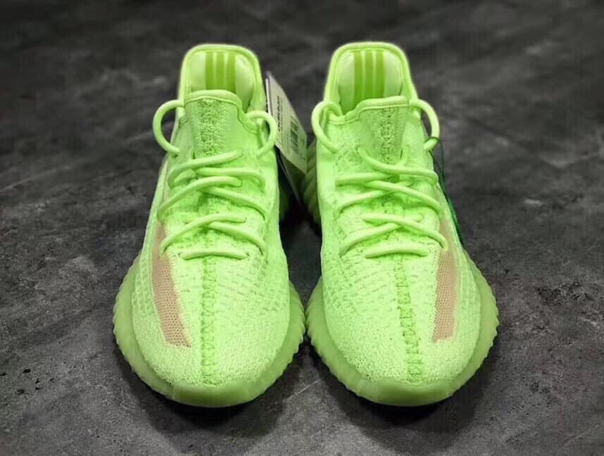 yeezy 350 v2 glow in the dark