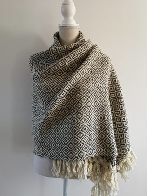 Handmade Natural Wool Rebozo Cream and coffee. Handmade Natural Wool Rebozo Cream and coffee.