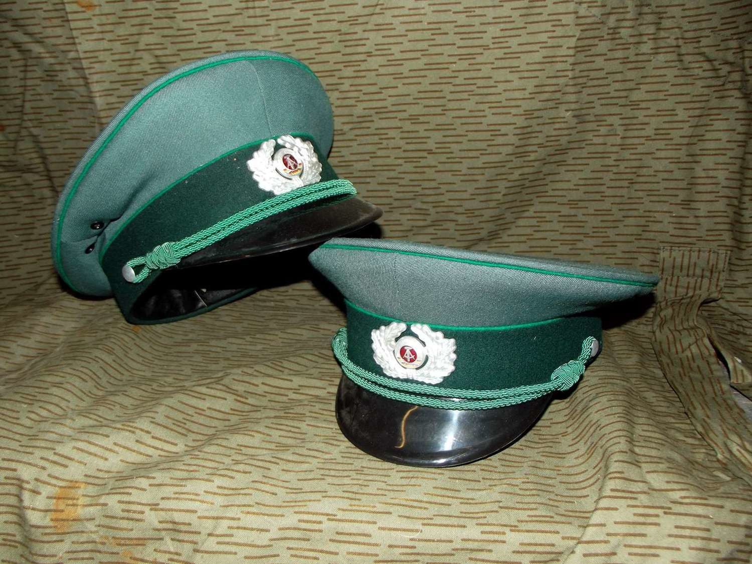 Schirmütze /casquette Allemande Volkspolizei DDR T/ 57