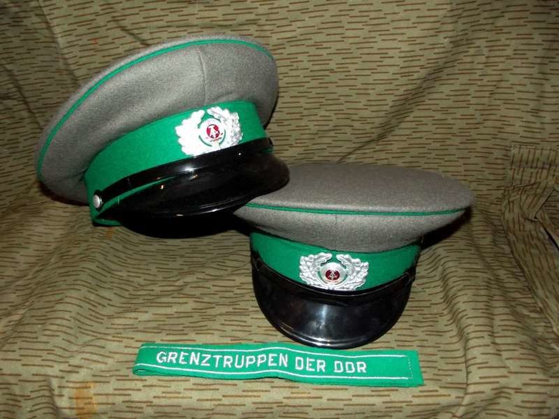 Casquette Schirmütze Allemande Greenztruppen – Garde du Mur de Berlin (Taille 54)