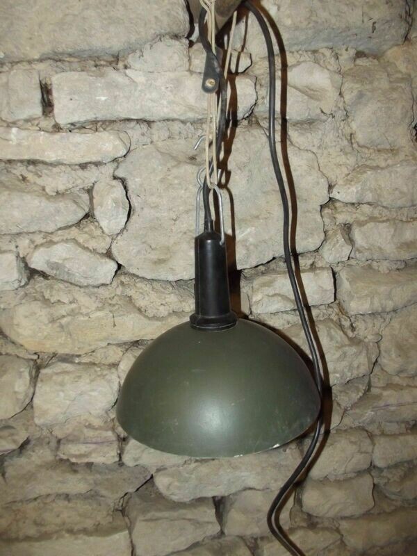 lot de 2 Lampes Militaire Bivouac,Casernement,Blockhaus,Industriel, bivouac ,poste médical.