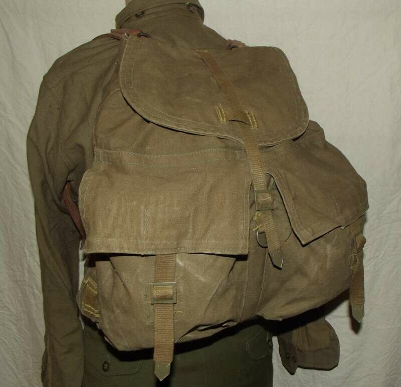 Sac à dos Vintage 1960's Armée Tchèque Guerre froide.