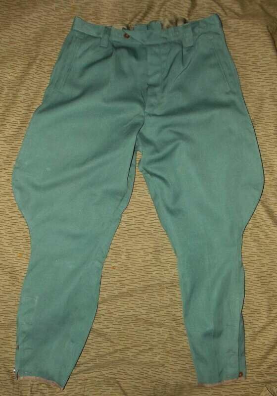 Pantalon culotte de cheval  Volkspolizei Est-Allemand NVA/DDR.VOPO . Taille 48