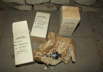Tube ,Lampe de radio US 2c44 en carton d'origine daté 1944.