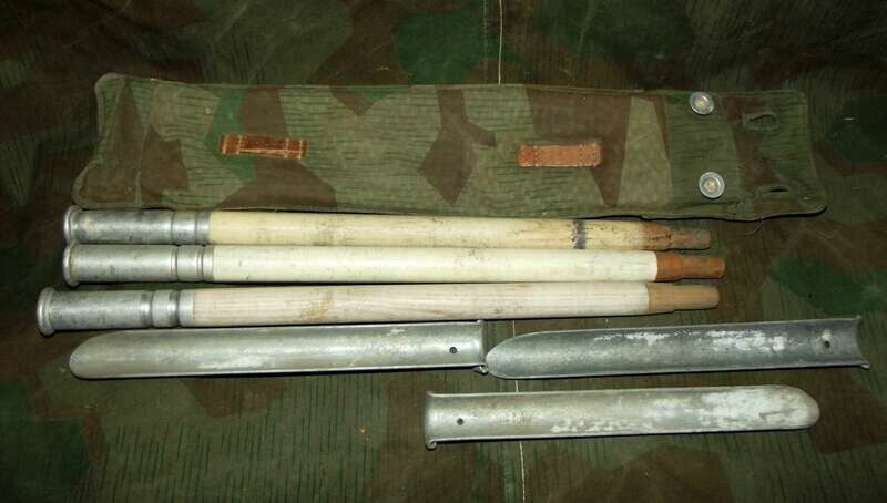 Set piquets et mât tente Zeltbahn Suisse . 3 Piquets 3 Sardines datée 1935-1944.
