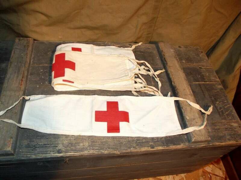 Brassard Infirmier à lacets pays inconnu .