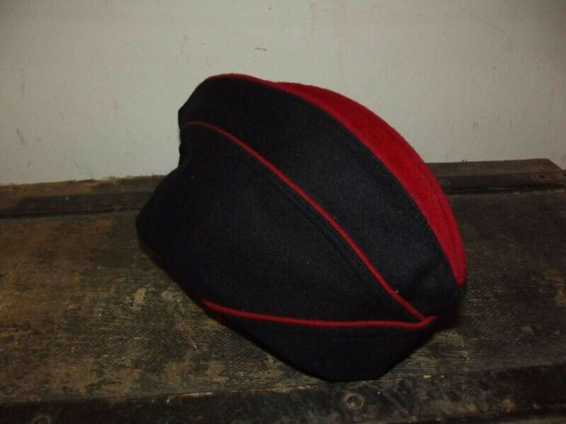 Calot Troupe Infanterie passepoil rouge Laine taille: 57/58  Indochine /Algérie.