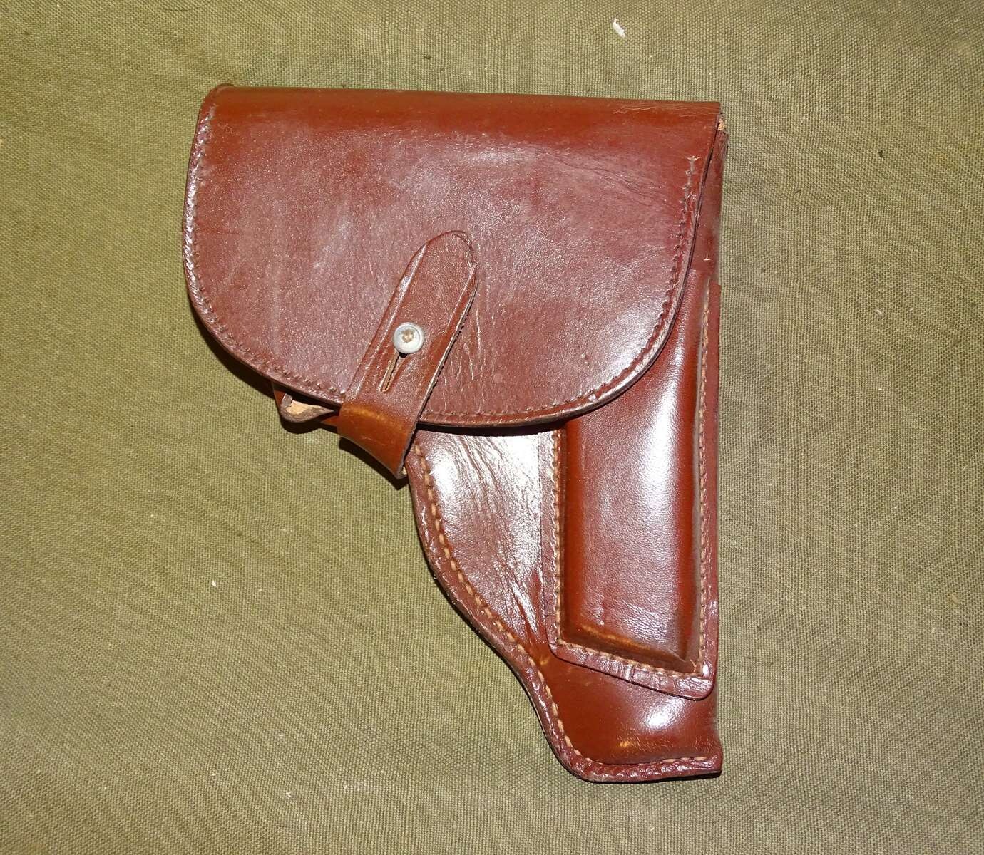Holster Makarov MDI  cuir marron ,NVA/DDR