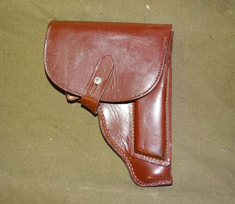 Holster Makarov MDI  cuir marron ,NVA/DDR