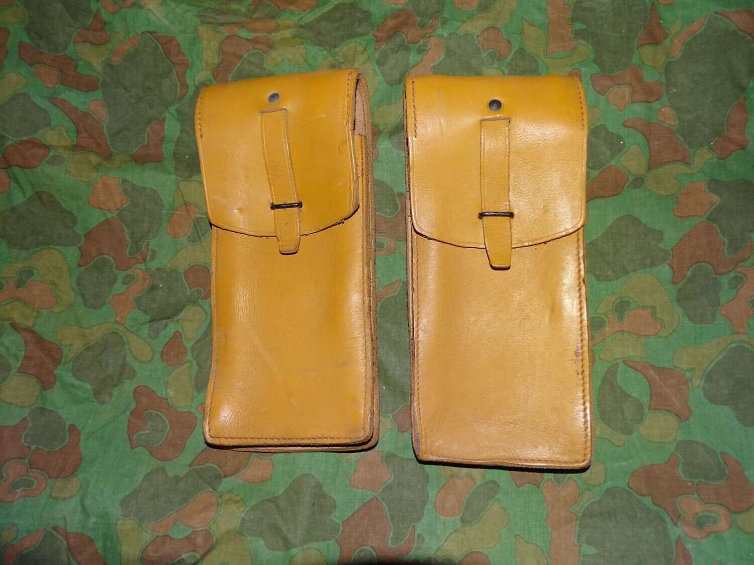 lot de 2 Cartouchières Cuir jaune PM  MAT 49