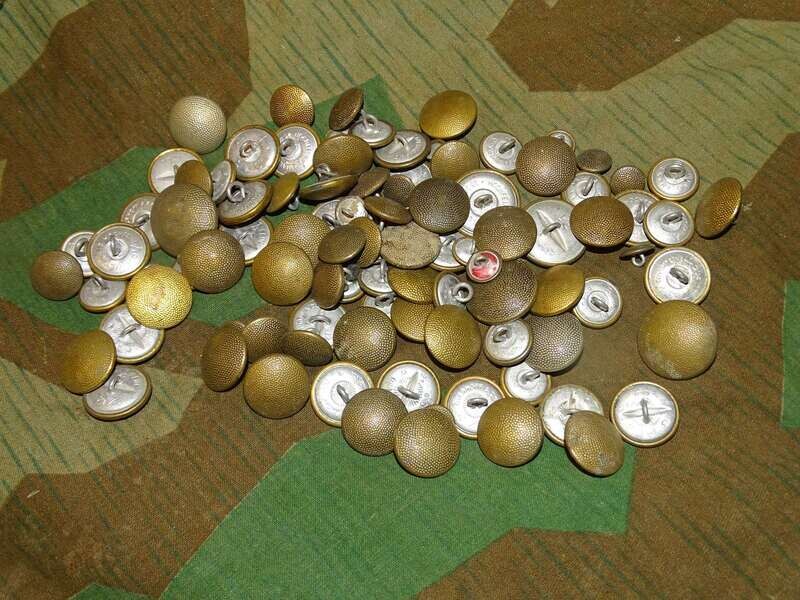 Boutons fabrication  Allemande type WW 2 ,vrac tout modèles.