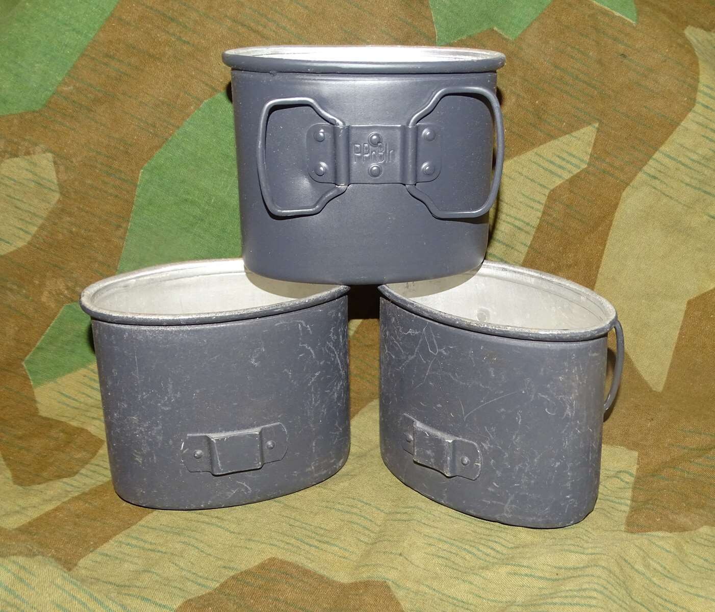 Quart de gourde Allemande Police du mur de  Berlin ,modèle identique ww 2