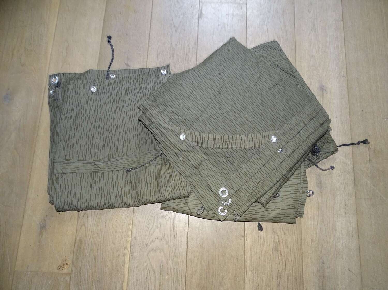 Poncho Zeltbahn NVA DDR Strichtarn – Stock, Authentique, Bon État