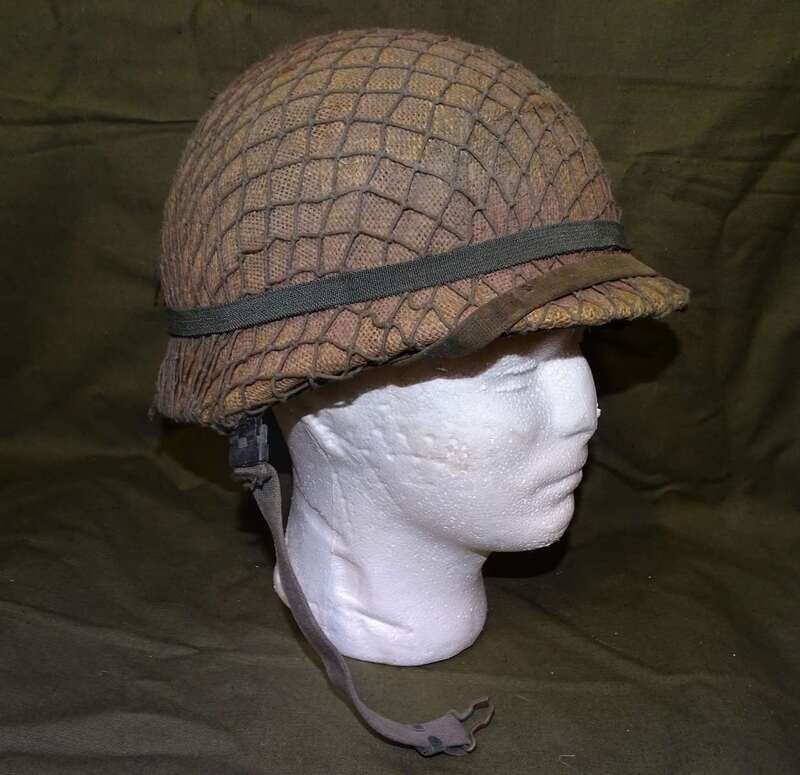 Casque type US m1 Otan complet avec liner,jugulaire et camouflage d'origine M53 Hollande.