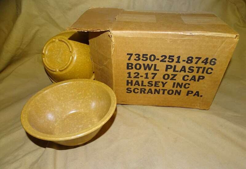 Bol US 1960 Bakélite ,Guerre du Vietnam  ,neuf de stock .