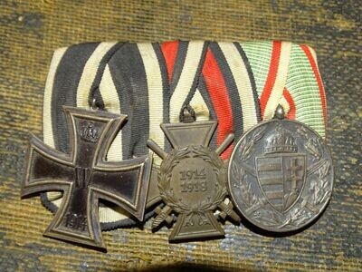 Placard de 3 médailles allemandes ww1 ,croix de fer, 14/18,et Autrichienne.