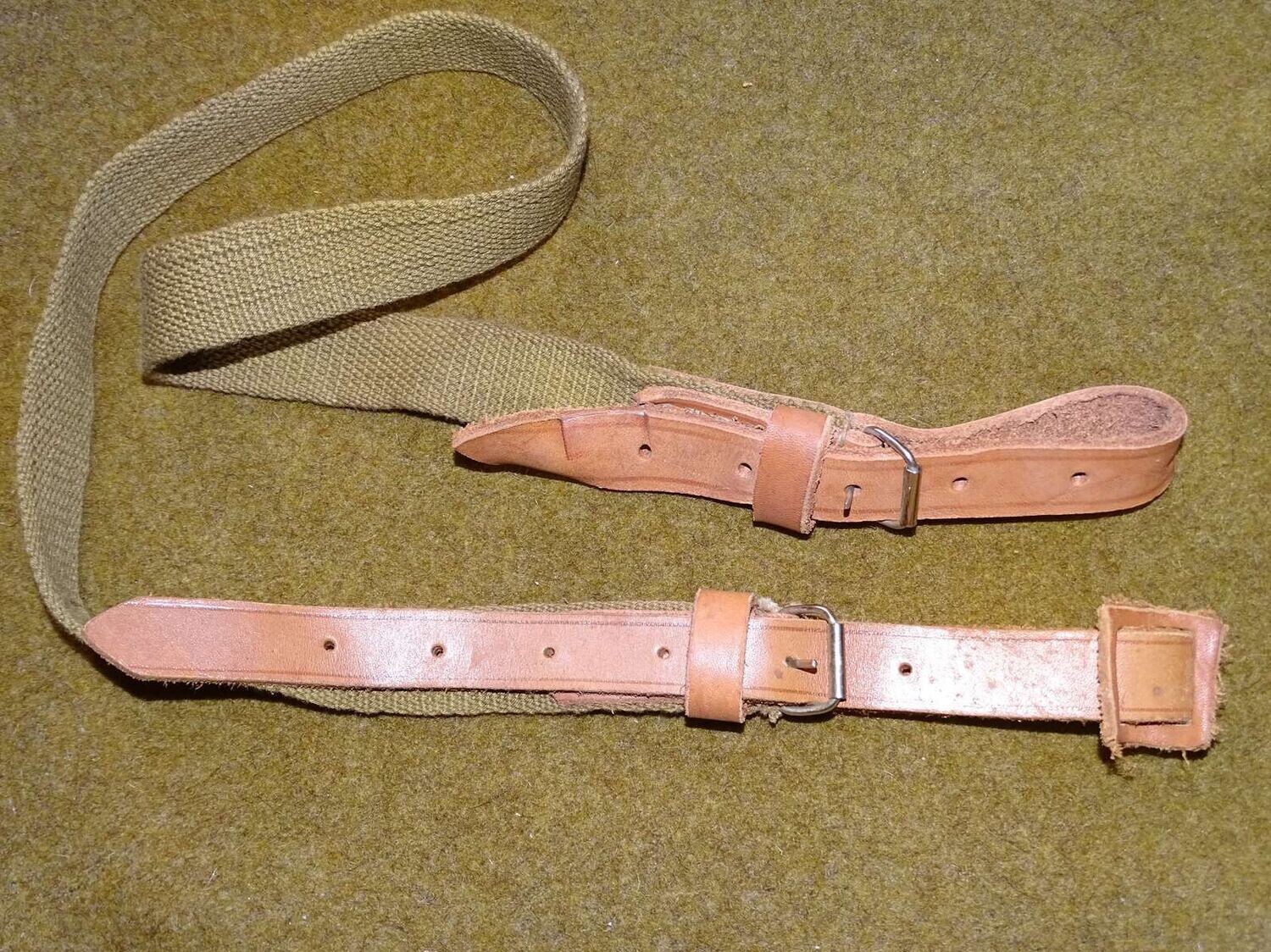 Bretelle PPSH 41  Russe  couleur jaune sable Stock Nos.