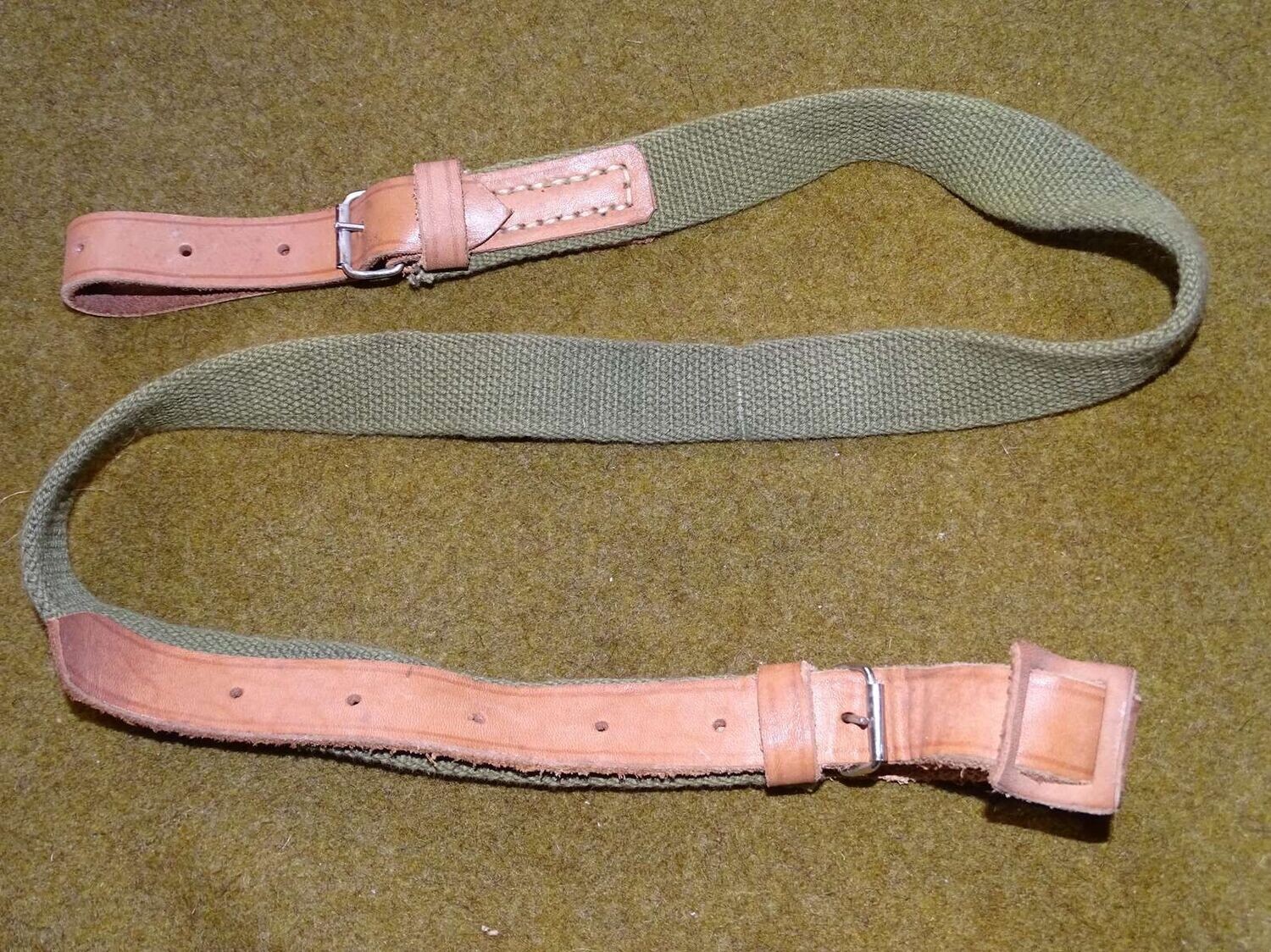 Bretelle PPSH 41  Russe  couleur kaki  Stock Nos.