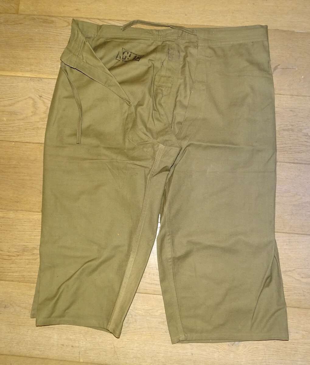 Surpantalon, cuissarde de corps franc  1940.Stock nos .