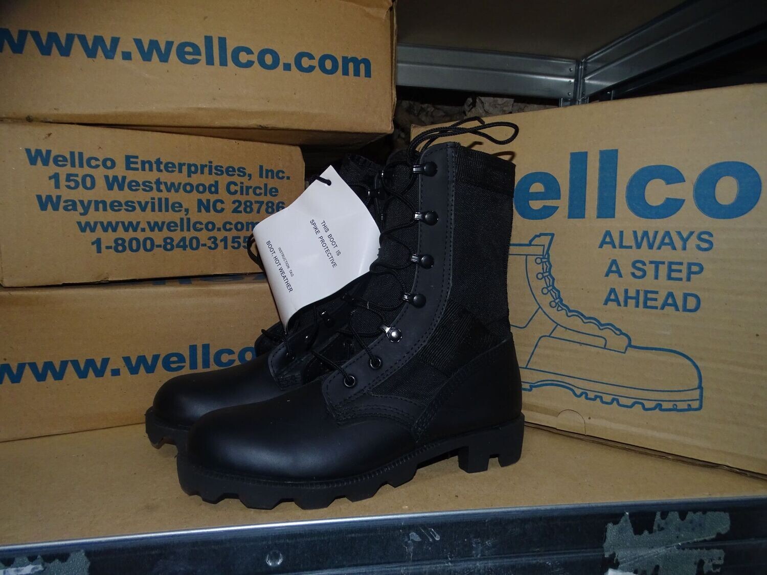 Jungle boots Wellco USA Femme taille 5 us -35 eu .