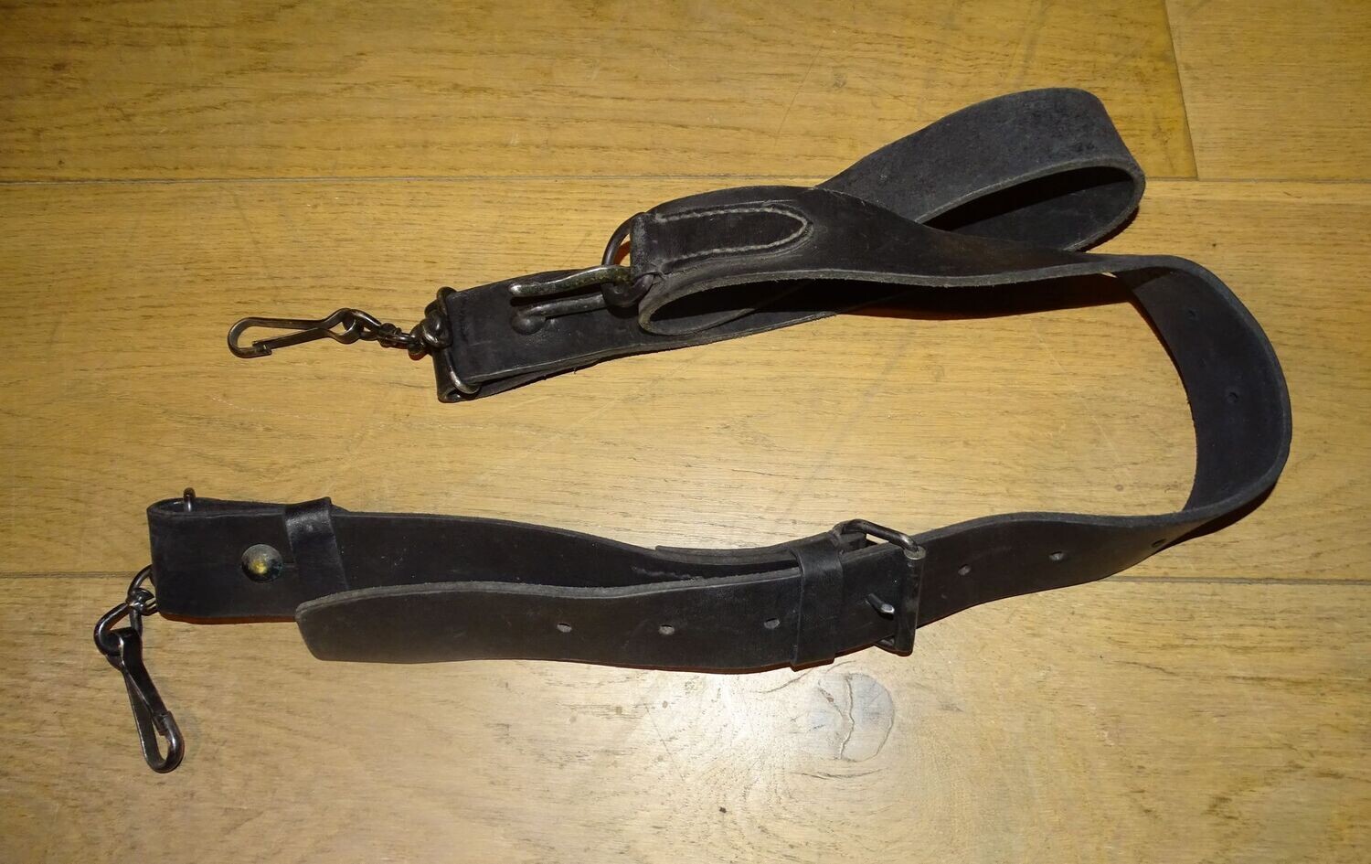 Bretelle FM 24/29 Cuir noir.