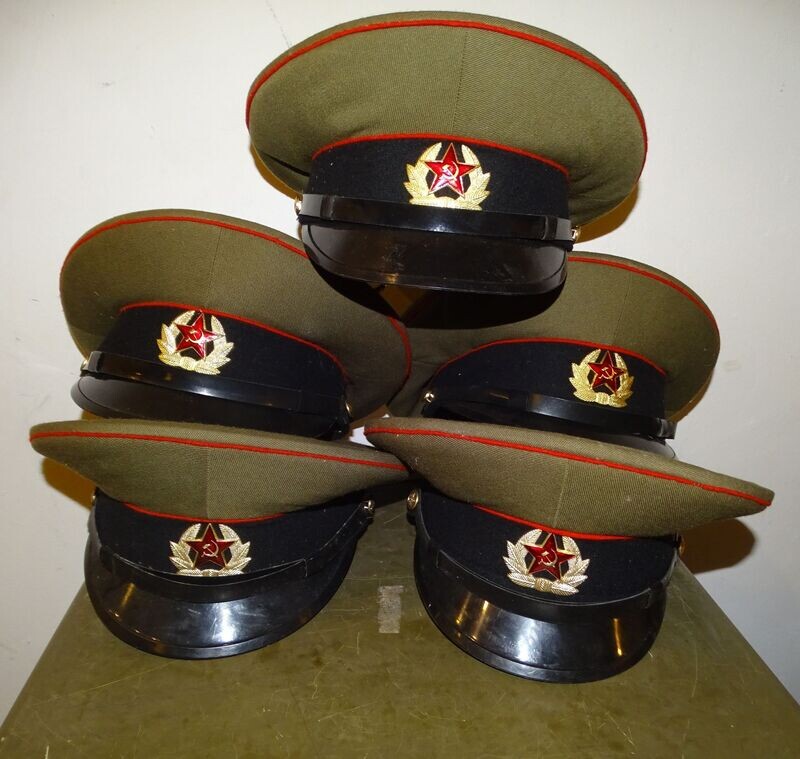 Casquette artillerie  Russe époque soviétique taille 57