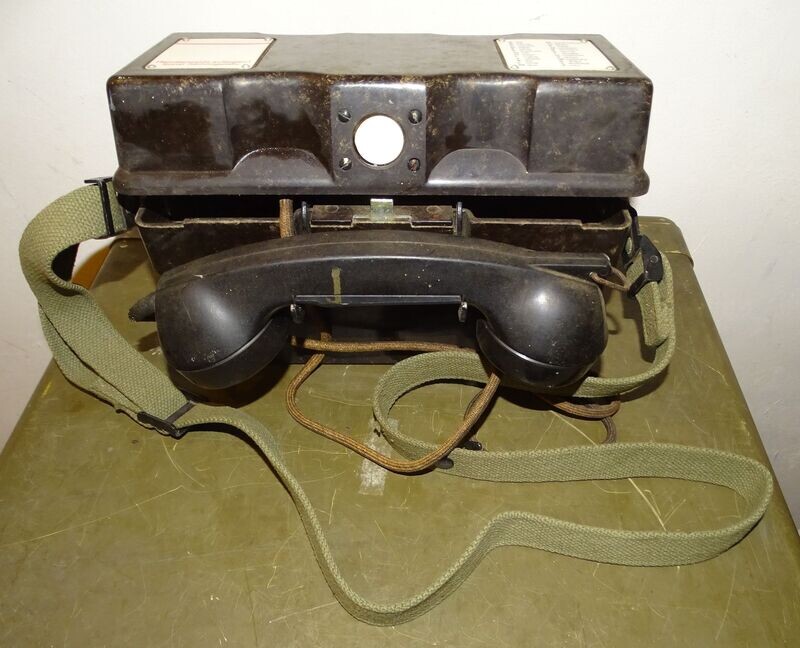 Téléphone de campagne  Bundeswehr  Feldtelefon 1950's 60's