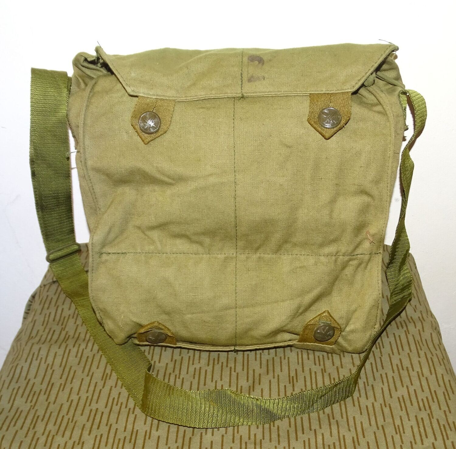 Sac Musette  Vintage  Armée Tchèque Guerre froide masque respiratoire.