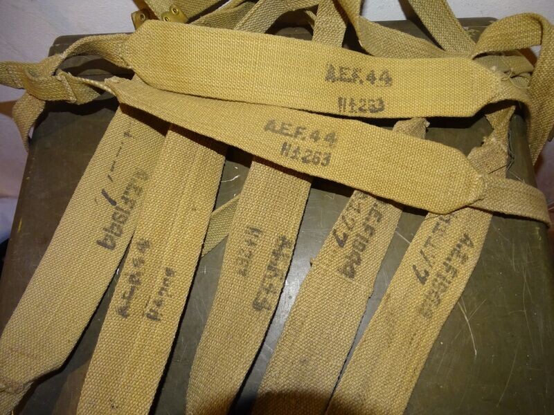 Brelage Anglais  1944 la paire avec même marquage Stock NOS.
