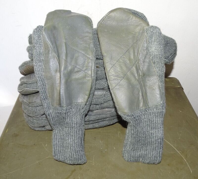 Moufles militaire Suisse ,Laine double épaisseur , LOT paquet de 10 .