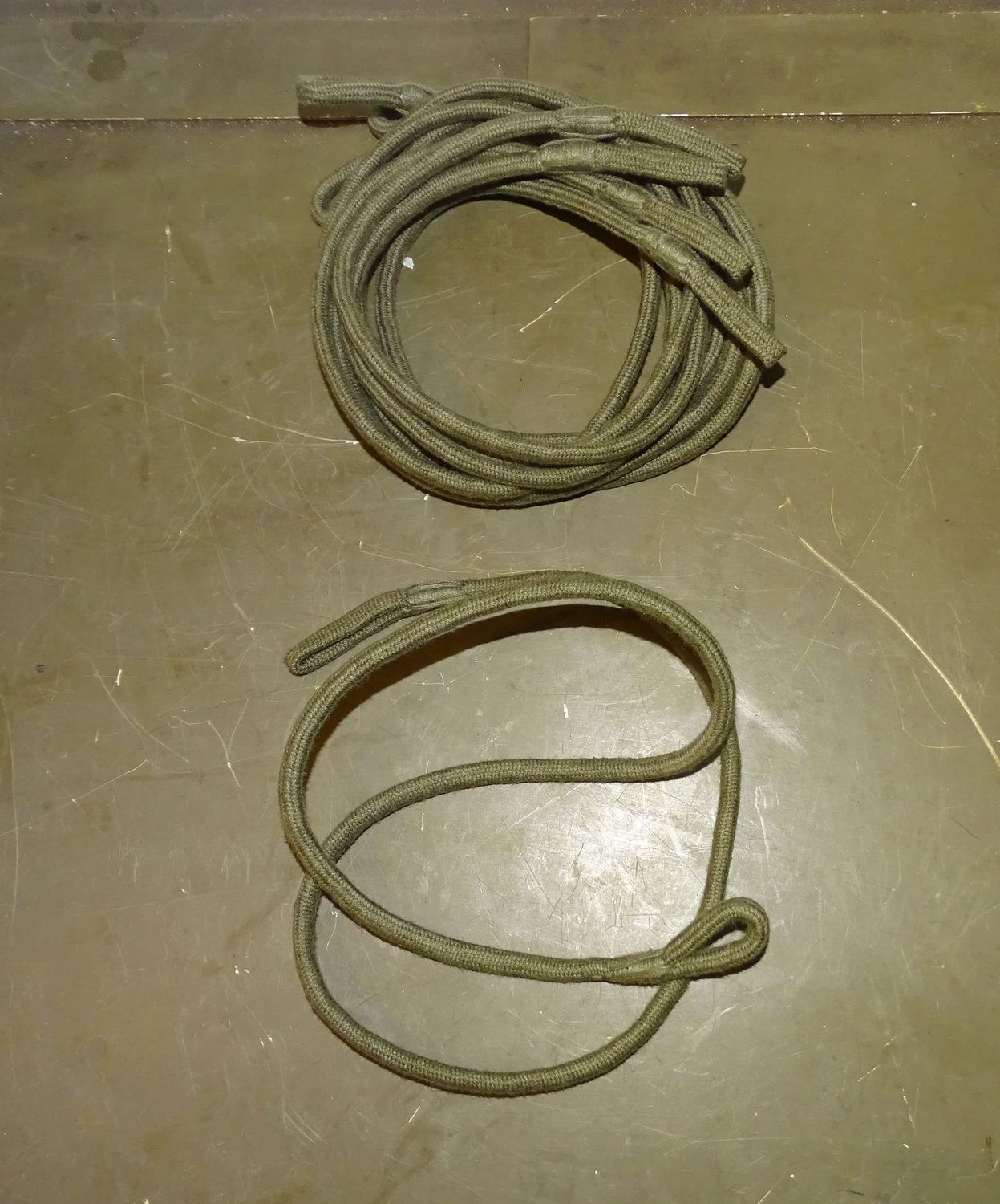 Dragonne pour sifflet, canif ,fabrication anglaise .