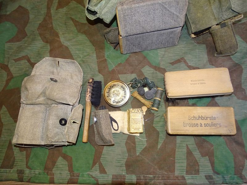Trousse entretien Soldat Suisse , brosses,coutures,Cuir .