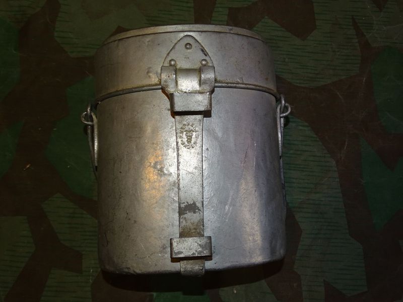 Rare gamelle Suisse Infanterie ww1 lourde en fer étamé.