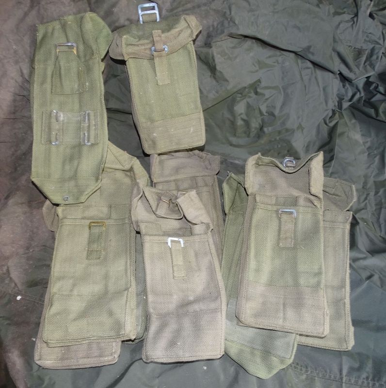 LOT 10  Pouch ,cartouchières MARK III Sten Enfield  Webbing ABL Belgique 1950's.