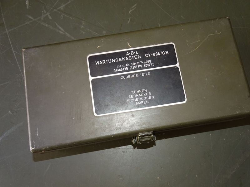 Case cy-684 Signal Corps  fabrication Allemande.