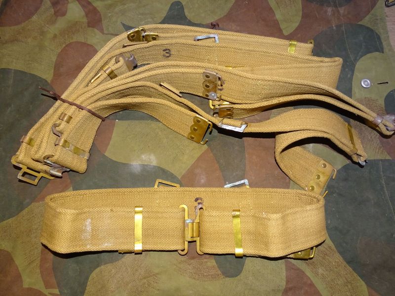 Ceinturon pattern 37 type  Anglais fabrication Italienne taille 90 cm.