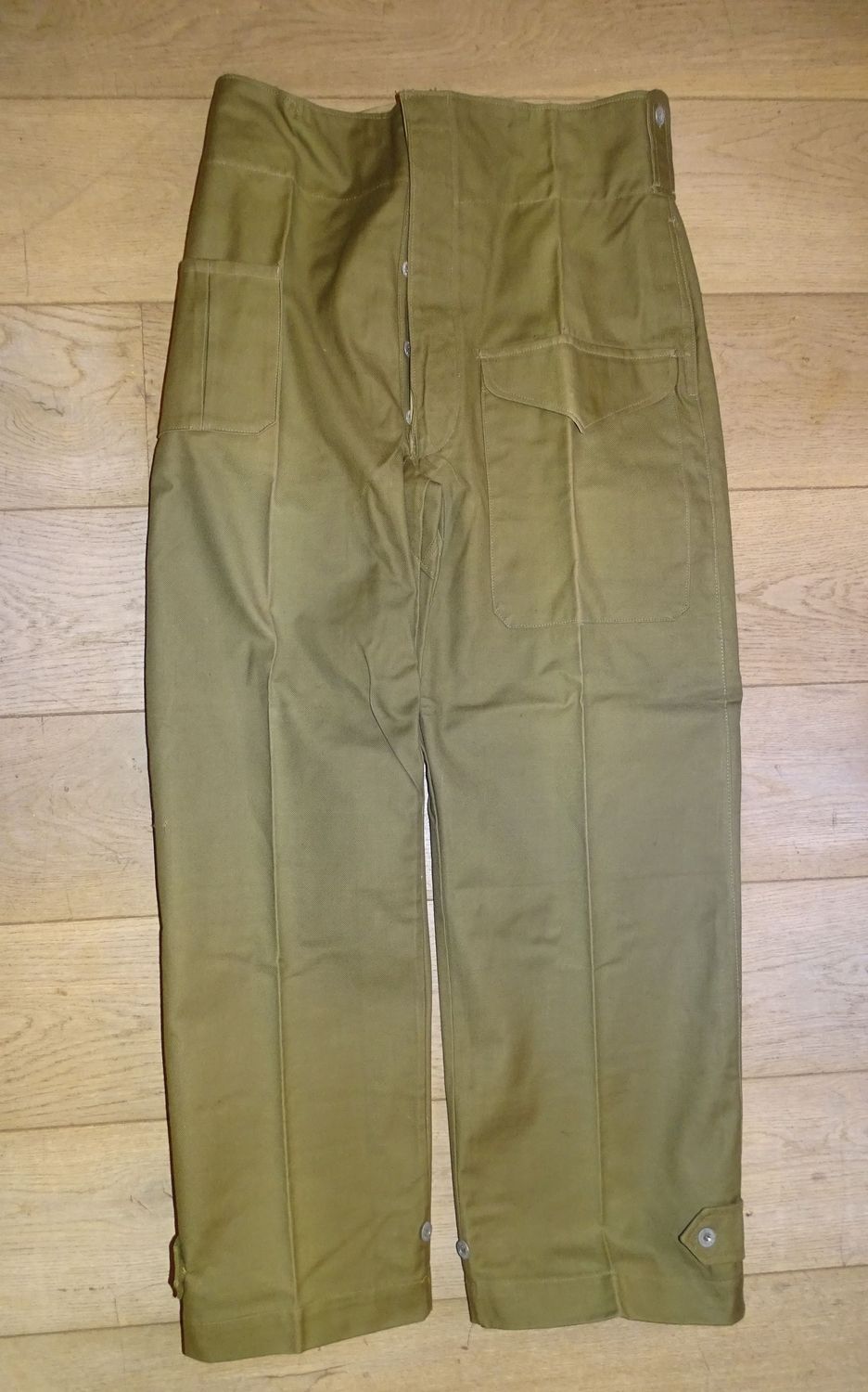 Pantalon Modèle 1944 France Indochine.Stock taille 88 M .