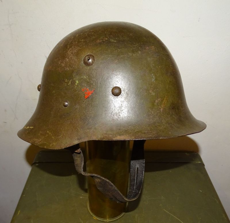 Casque Bulgare Modèle 36C - Seconde Guerre Mondiale avec Jugulaire Tchèque