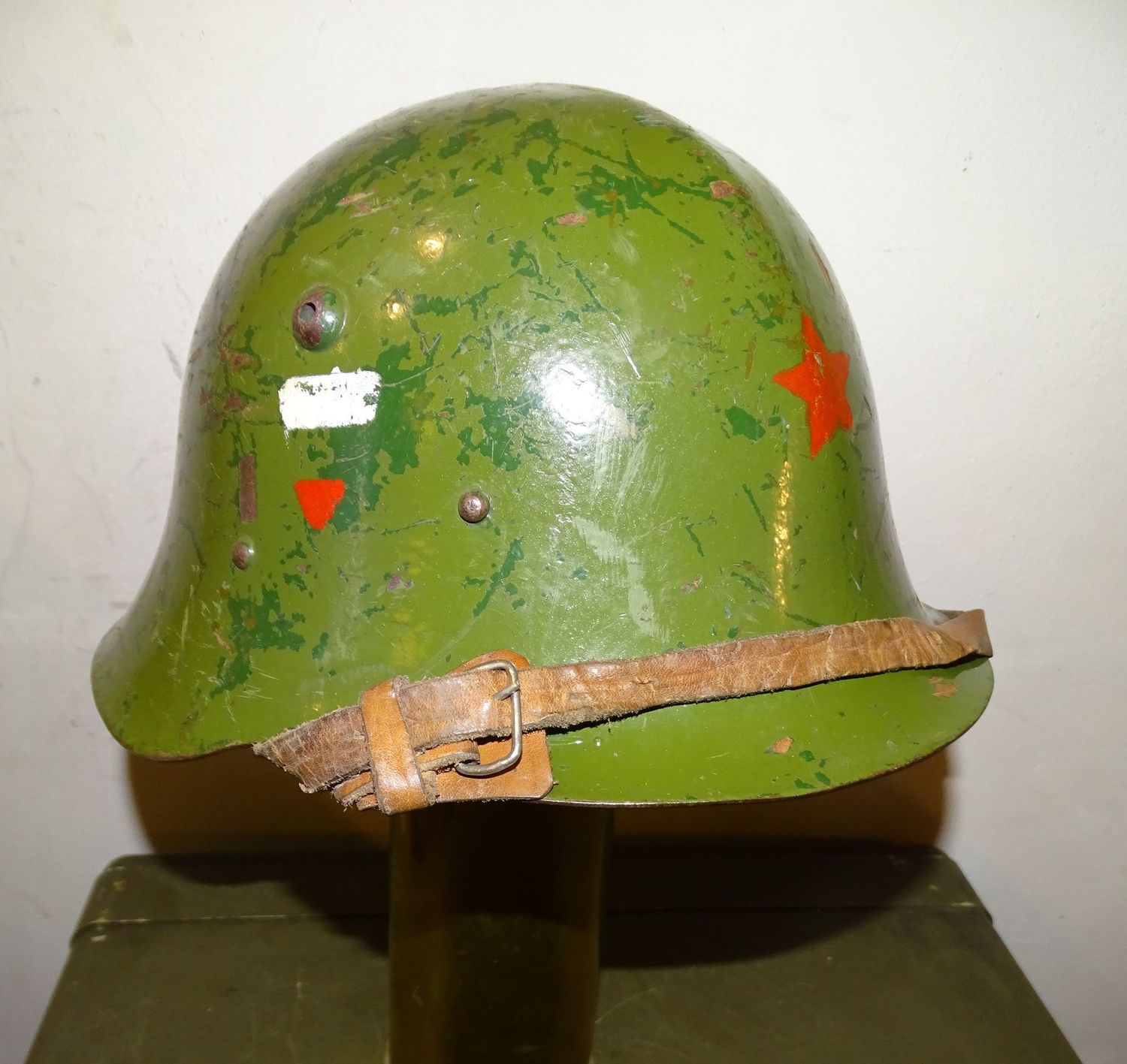 "Casque Bulgare M1936 - Reconditionné Communiste, Double Insigne.