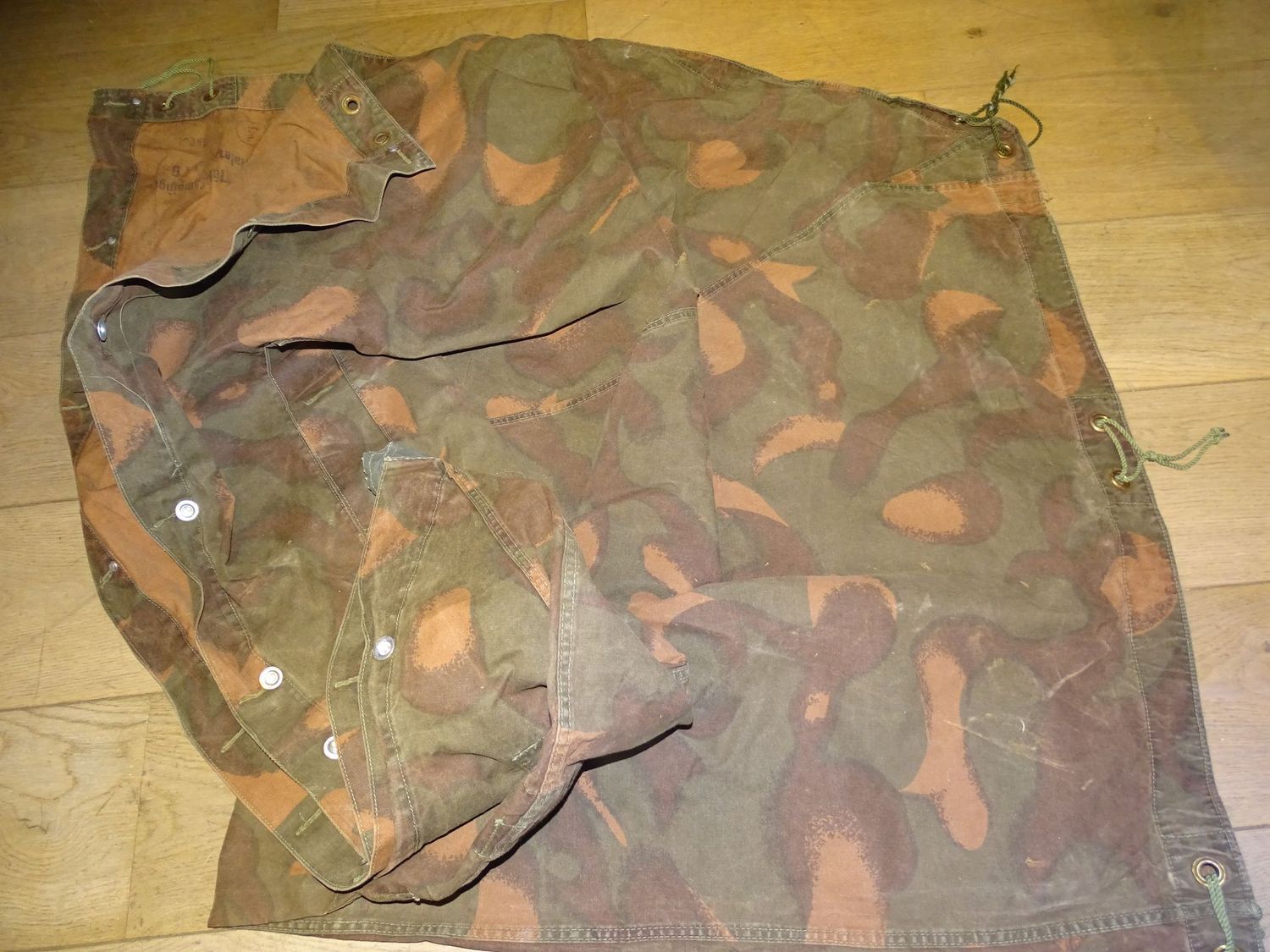 Zeltbahn Hongroise M-49 Camouflage Triangulaire, rare.
