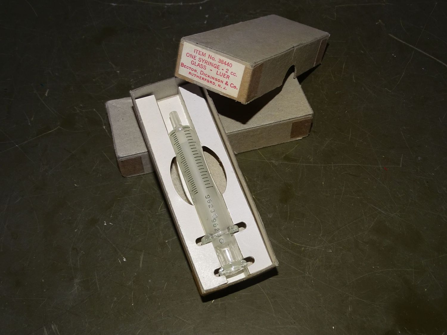 Seringue 2cc US Army WWII - Becton Dickinson & Co., Verre, Boîte Carton d'Origine, Excellent État