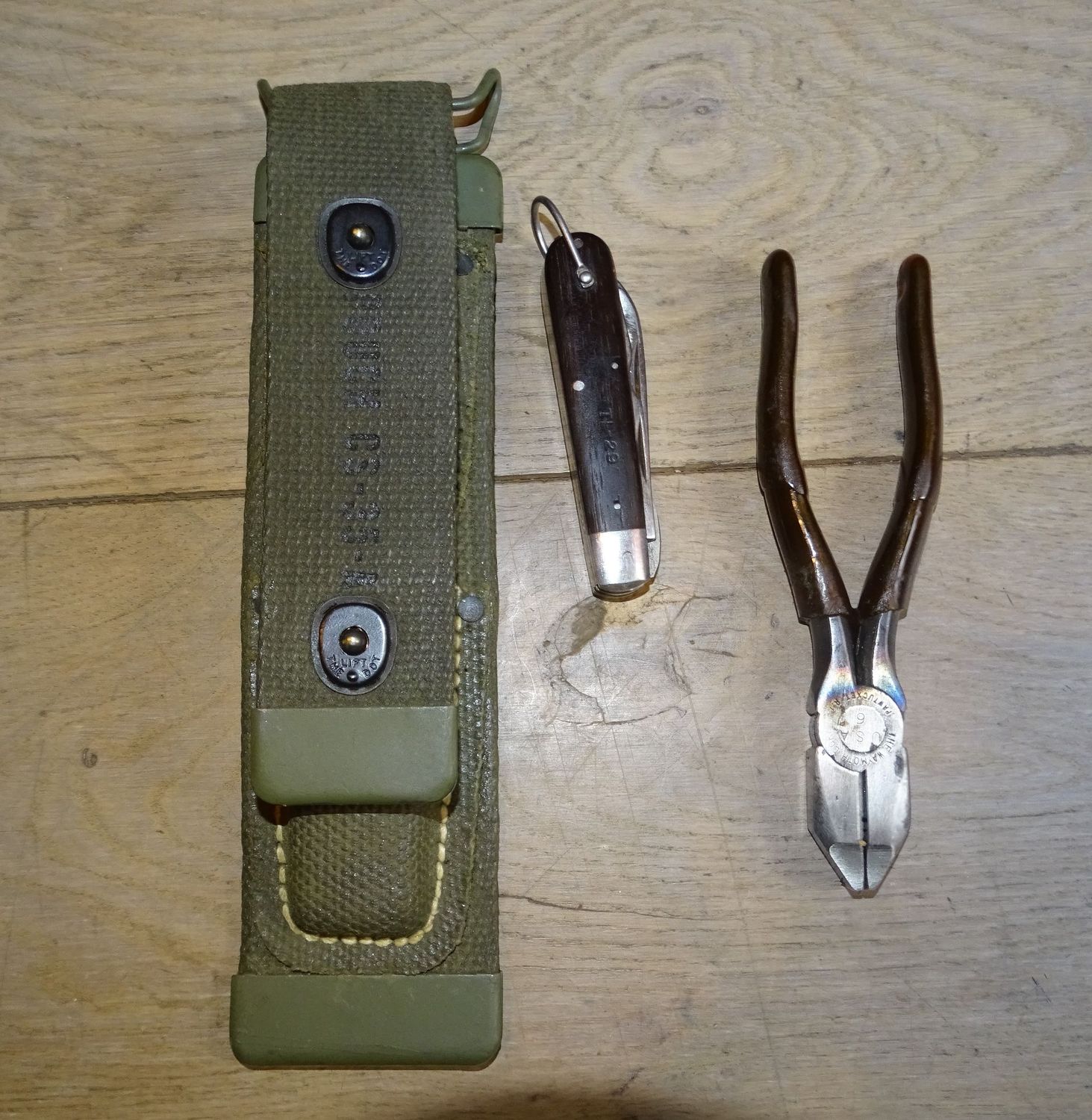 Étui CS-34 avec Pince US TL-13 et Couteau TL-29 Camillus Neuf - Sorti du Papier de Stockage