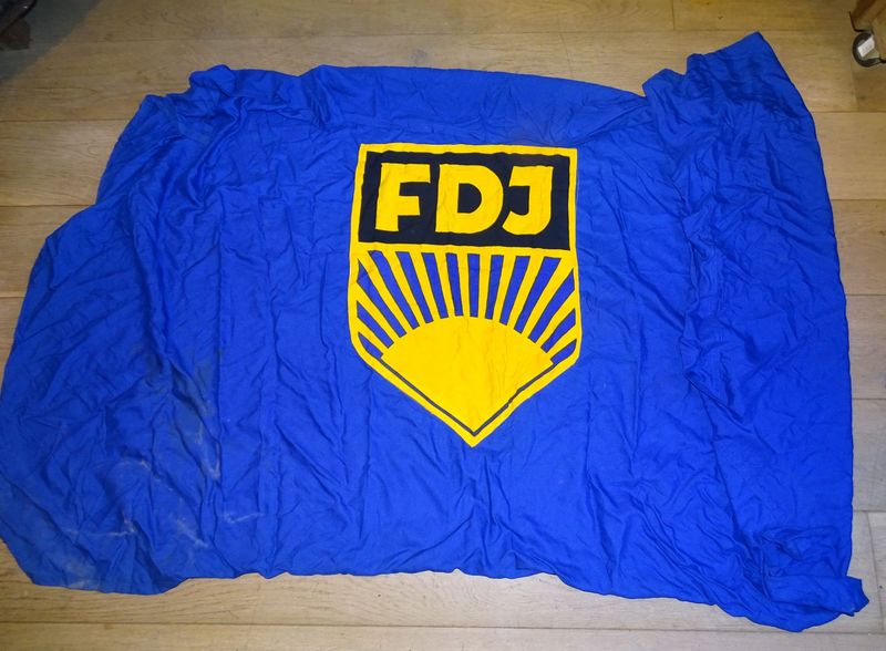 Drapeau coton FDJ (Freie Deutsche Jugend) Jeunesses Communistes Est-Allemandes