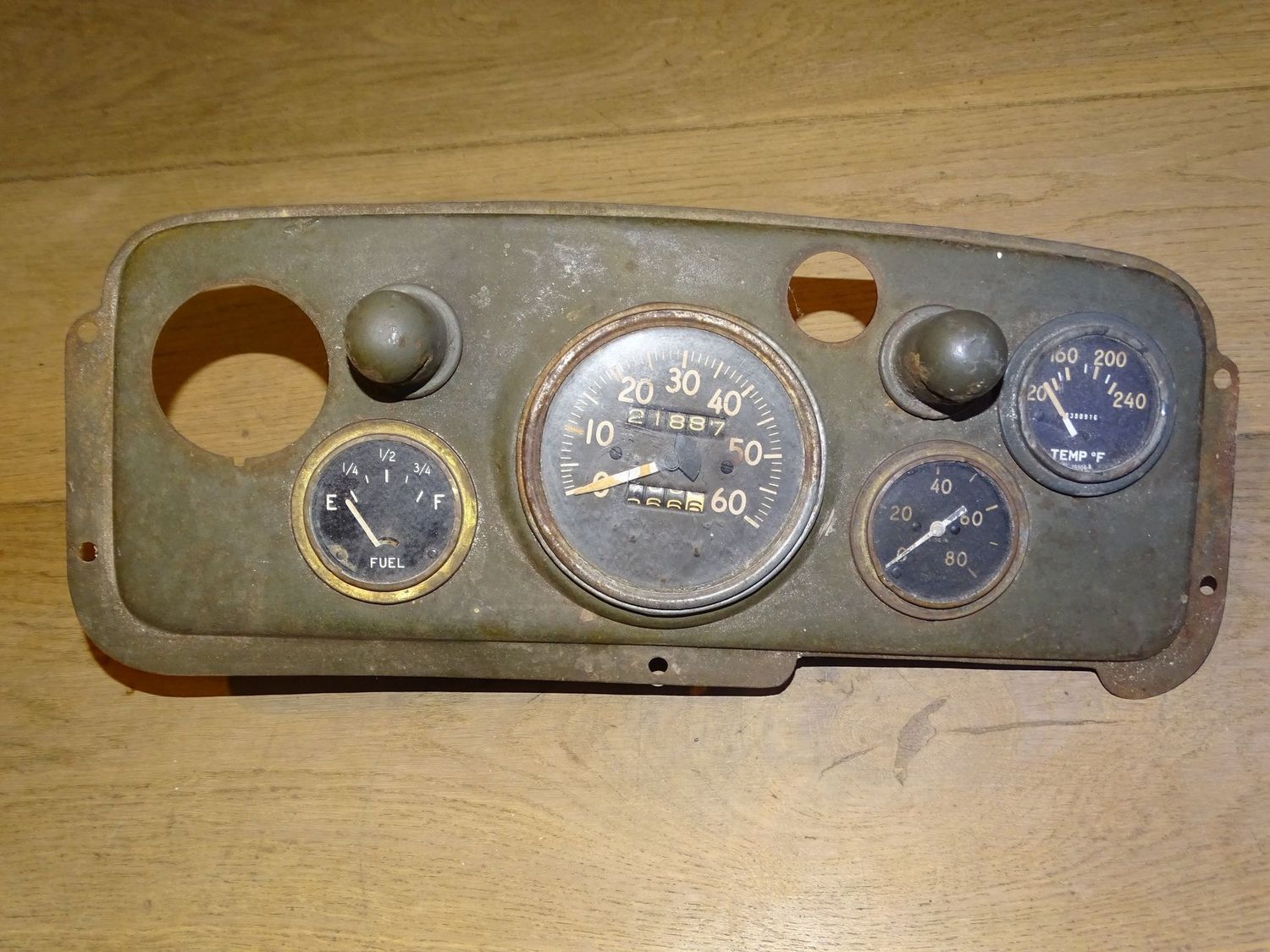 Tableau de bord GMC CCKW US WW2 - Compteur vitesse, pression d'huile, température, jauge carburant fonctionnels